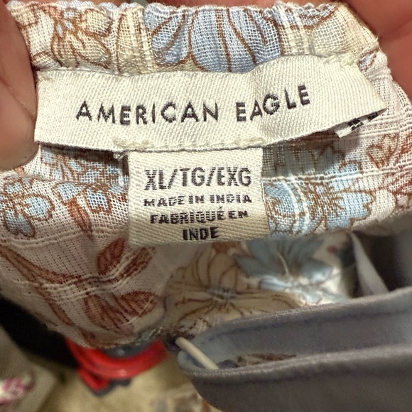 NWT American Eagle Outfitters Floral Cami with Lace Trim - Picture 5 of 5